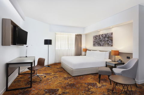 Crowne Plaza Alice Springs Lasseters, An IHG Hotel - Accommodation Cooktown 2