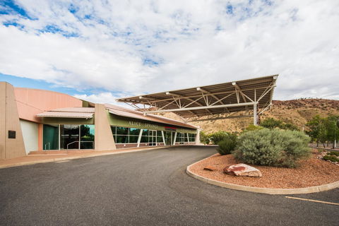 Crowne Plaza Alice Springs Lasseters, An IHG Hotel - Accommodation Cooktown 11