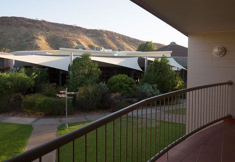 Crowne Plaza Alice Springs Lasseters, An IHG Hotel - Accommodation Cooktown 18