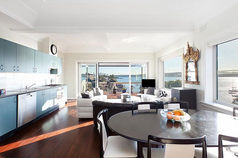 Art Deco Apartment With Breathtaking Water Views - Accommodation Cooktown 0