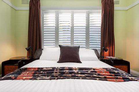 Art Deco Apartment With Breathtaking Water Views - Accommodation Cooktown 10
