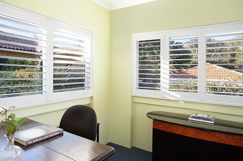 Art Deco Apartment With Breathtaking Water Views - Accommodation Cooktown 8