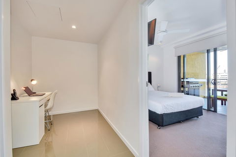 Astra Apartments Darwin - Accommodation Cooktown 7