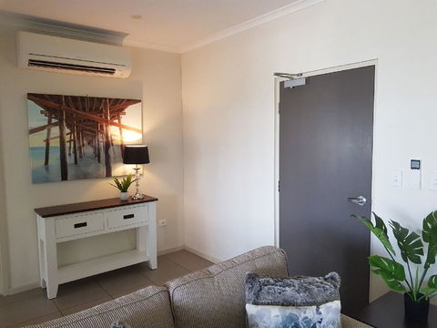 Darwin-Ocean Views, Tropical Getaway, Pool & Aircon - Accommodation Cooktown 6
