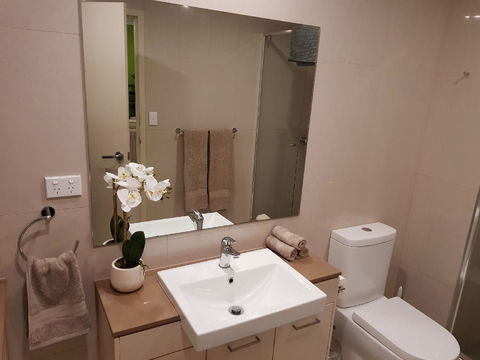 Darwin-Ocean Views, Tropical Getaway, Pool & Aircon - Accommodation Cooktown 13
