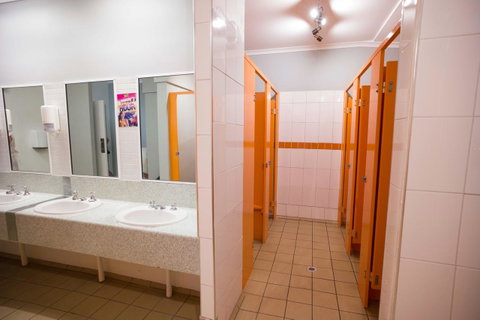 Melaleuca On Mitchell - Darwin YHA - Accommodation Cooktown 3