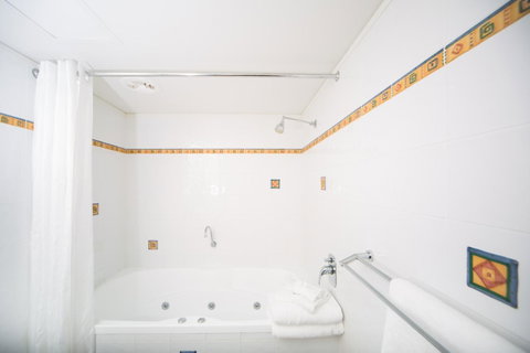 Corrigans Cove - Accommodation Cooktown 9