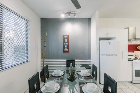 CitySide Apartment - 2 Bedroom With Private Courtyard - Accommodation Cooktown 2