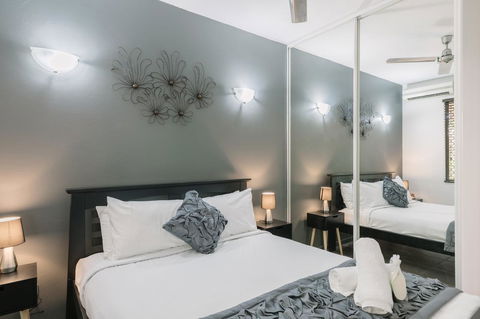 CitySide Apartment - 2 Bedroom With Private Courtyard - Accommodation Cooktown 15