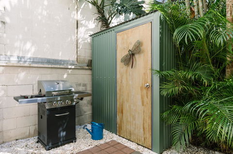 CitySide Apartment - 2 Bedroom With Private Courtyard - Accommodation Cooktown 12