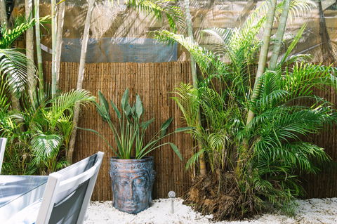 CitySide Apartment - 2 Bedroom With Private Courtyard - Accommodation Cooktown 11