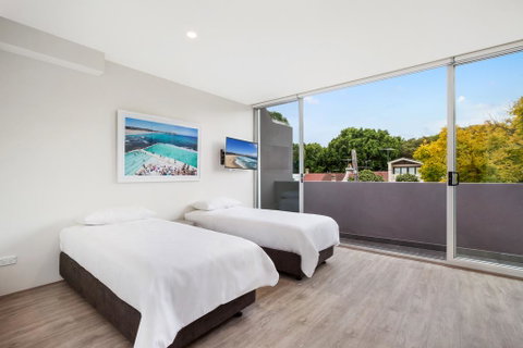 Bondi Beach Studio King Suite + Balcony - Accommodation Cooktown 1