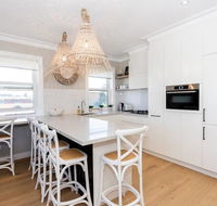 BONDI BREEZE-hosted byL'Abode Accommodation - Accommodation Cooktown