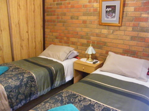 Boomers Guest House Hamilton - Accommodation Cooktown 2