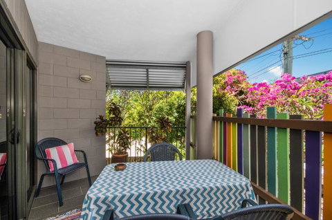 BOUTIQUE APARTMENTS BEACH LOCATION - Accommodation Cooktown 3