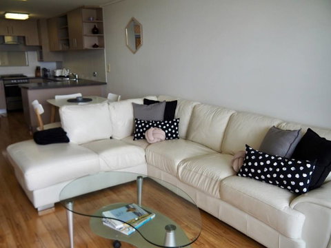 Breathtaking River & City Views! Free Parking & WiFi - Accommodation Cooktown 2