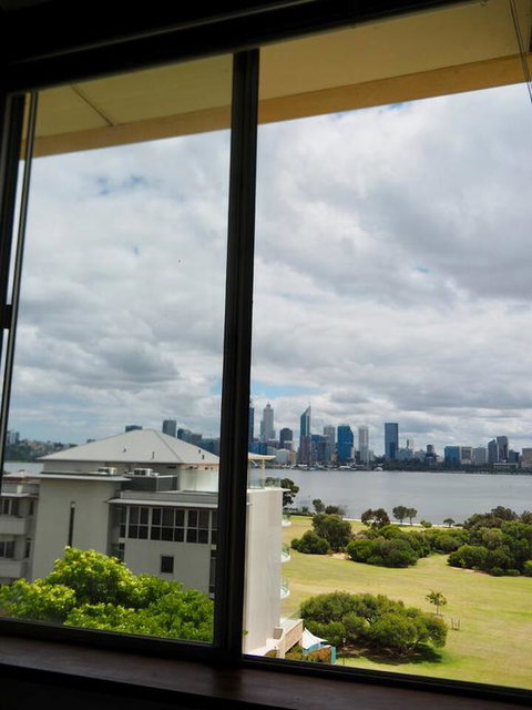 Breathtaking River & City Views! Free Parking & WiFi - Accommodation Cooktown 3
