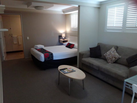 Brisbane Street Studios - Accommodation Cooktown 2