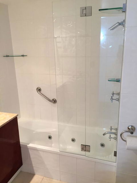 Broadwater Shores Waterfront Apartments - Accommodation Cooktown 3