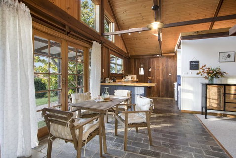 BROWNS COTTAGE - Accommodation Cooktown 2