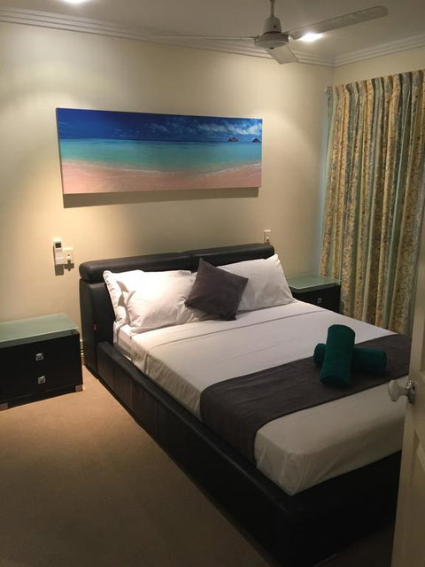 Cairns Golf Course Apartment - Accommodation Cooktown 1