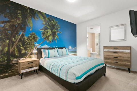 Cairns Waterfront - Harbourlights - Accommodation Cooktown 2