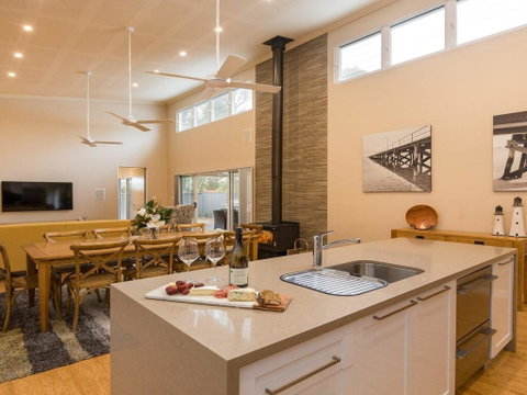 Callala Breeze - Access To Indoor Community Pool - Accommodation Cooktown 0