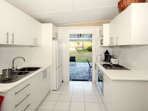 Callala Sun - Modern And Functional - Accommodation Cooktown 2
