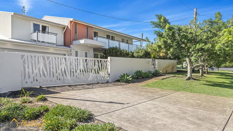 Campbell Cove - 60 Campbell Avenue - Accommodation Cooktown 3