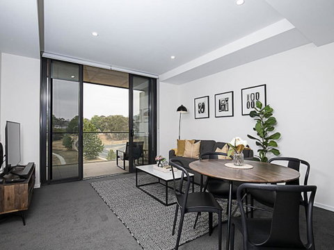 CANBERRA CHIC-hosted By:L'Abode Accommodation - Accommodation Cooktown 0