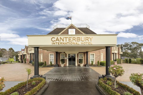 Canterbury International - Accommodation Cooktown 3