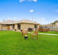 CAPEL Family Home large yard close to beach - Accommodation Cooktown