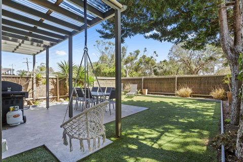 CAPEL'S REST - CAPEL SOUND - Accommodation Cooktown 2