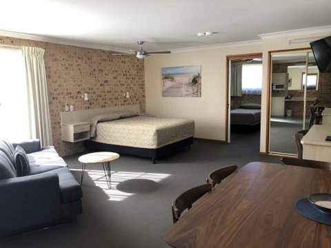 Cardiff Motor Inn - Accommodation Cooktown 2