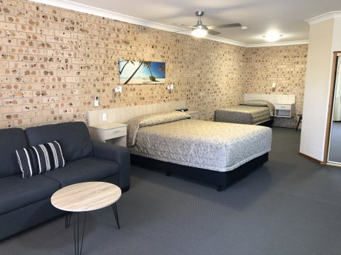 Cardiff Motor Inn - Accommodation Cooktown 0