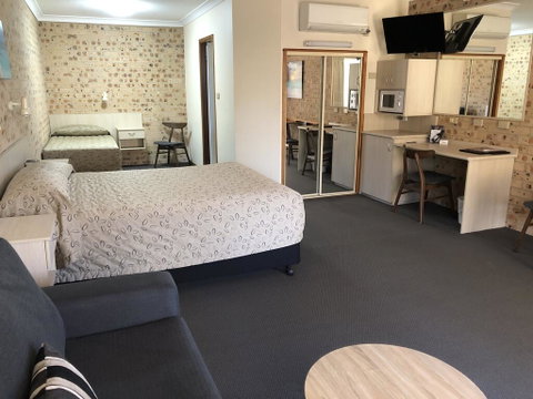 Cardiff Motor Inn - Accommodation Cooktown 3