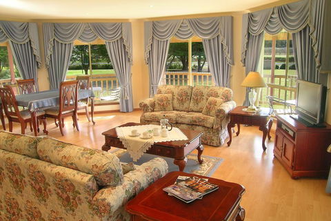 Carolynnes Cottages - Accommodation Cooktown 2