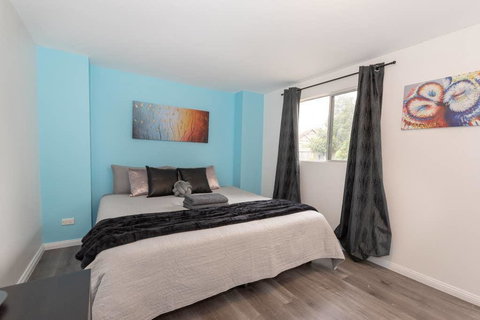 Carramar Studio KingBed PrivateRm 1 Min To Station - STUDIO - Accommodation Cooktown 0