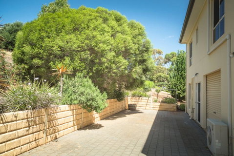 Carri-away - 15 Solitude Drive - Accommodation Cooktown 2