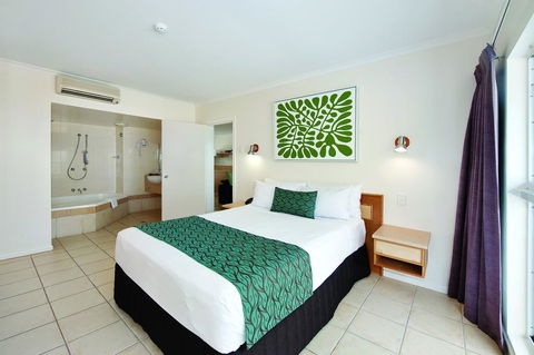Castaways Resort & Spa On Mission Beach - Accommodation Cooktown 2