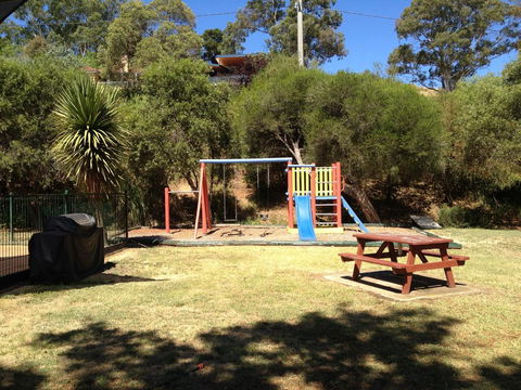 Castle Motel - Accommodation Cooktown 1
