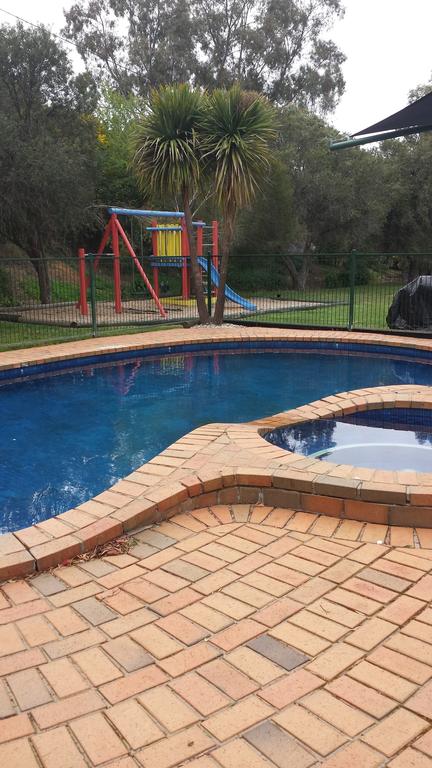 Castle Motel - Accommodation Cooktown 3
