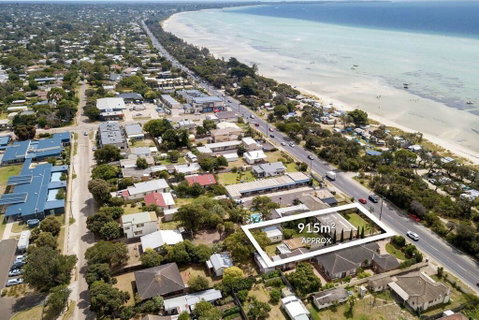 Casual Beachin It Family Getaway- With Bungalow On Beachfront - Accommodation Cooktown 1