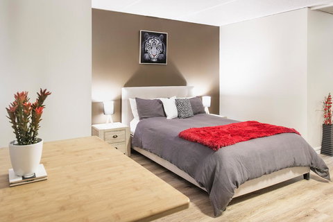Celina's Ocean View Studio - Accommodation Cooktown 3