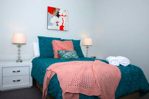 CENTRAL CBD EXEC STUNNING VIEW WIFI NETFLIX WINE - Accommodation Cooktown 2