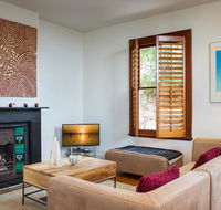 Chic Two-storey Cottage with Darling Harbour Views - Accommodation Cooktown