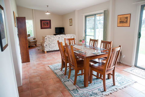 Clarendon Chalets - Accommodation Cooktown 3