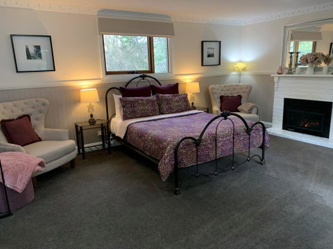 Clarendon Cottages - Accommodation Cooktown 1