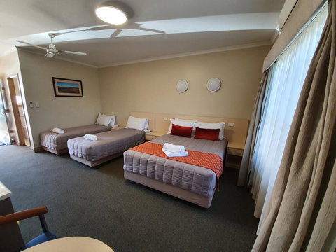 Club Motor Inn - Accommodation Cooktown 2