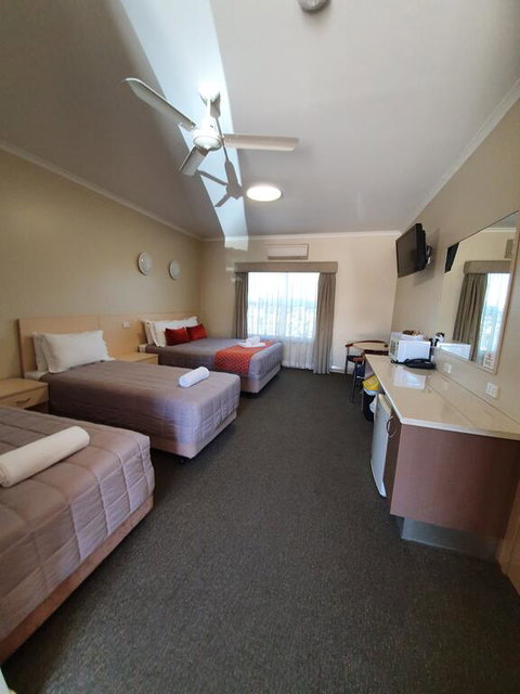 Club Motor Inn - Accommodation Cooktown 1